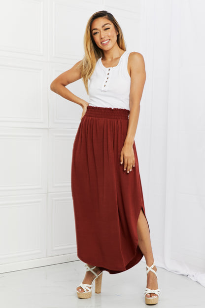 Side Scoop Scrunch Skirt in Dark Rust