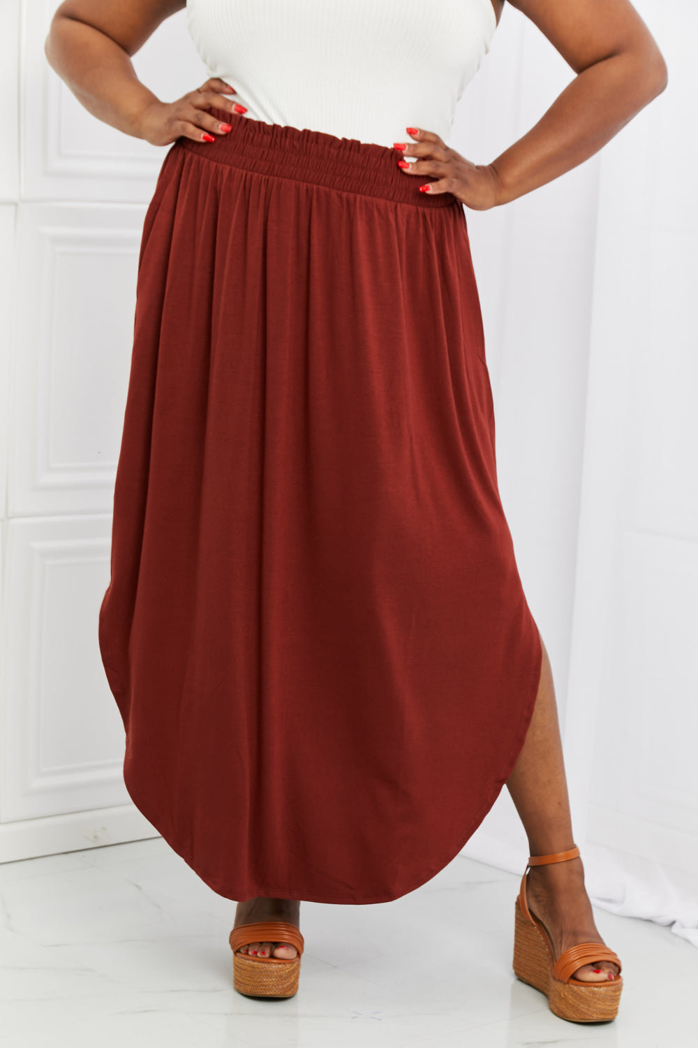 Side Scoop Scrunch Skirt in Dark Rust