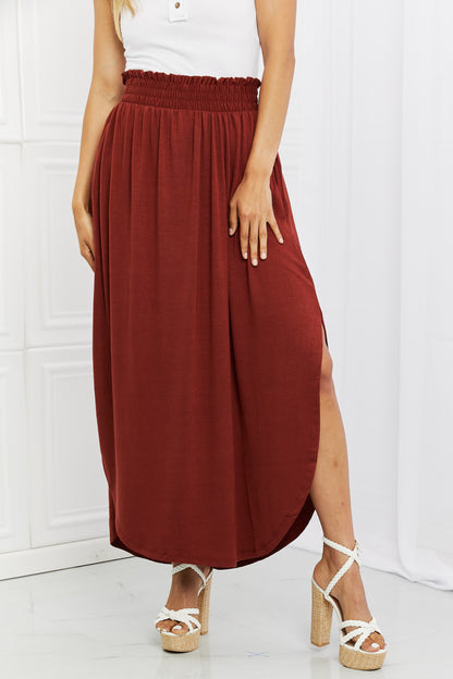 Side Scoop Scrunch Skirt in Dark Rust